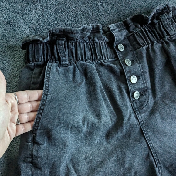 🌼Black Denim Shorts, Button Up, Women Size Medium - Picture 3 of 7